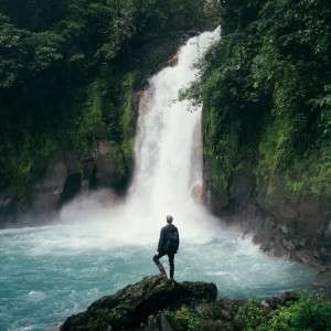 Beginner Work Abroad Ideas to Earn While Traveling